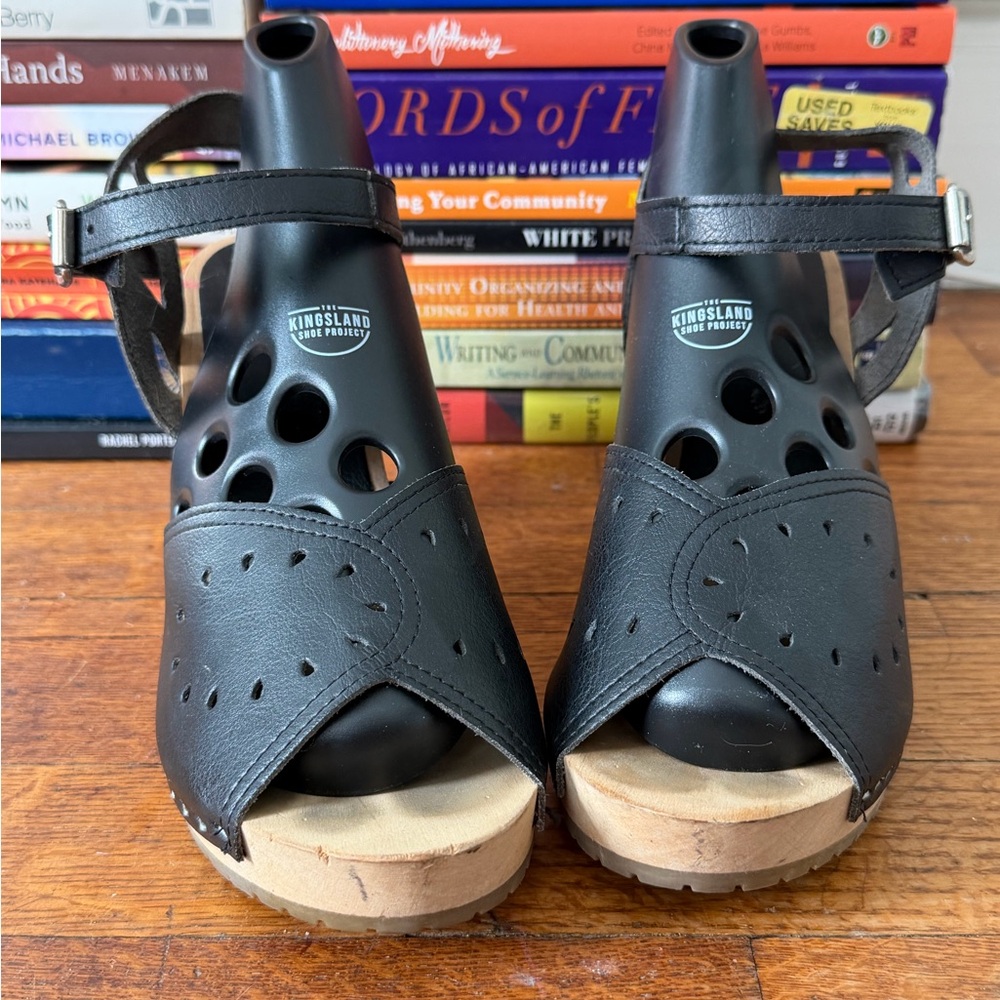 Novacas Vegan black Women's Sandals Sz 7.5